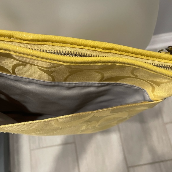 Coach Signature Stripe Duffle Shoulder Crossbody Bag F21905 Bright Yellow - Picture 12 of 16